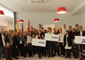Įrašo "Chromosomų „skaičiuoklei“ ir kitoms sveikatos inovacijoms – solidžios premijos" reprezentacinis paveikslėlis Įrašo "Chromosomų „skaičiuoklei“ ir kitoms sveikatos inovacijoms – solidžios premijos" reprezentacinis paveikslėlis