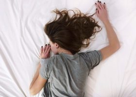 Įrašo "Klaida, kurią daro beveik visi: štai, kodėl prabudę jaučiatės neišsimiegoję" reprezentacinis paveikslėlis Įrašo "Klaida, kurią daro beveik visi: štai, kodėl prabudę jaučiatės neišsimiegoję" reprezentacinis paveikslėlis
