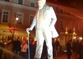 Įrašo "Paminklas daktarui Jonui Basanavičiui Vilniuje" reprezentacinis paveikslėlis Įrašo "Paminklas daktarui Jonui Basanavičiui Vilniuje" reprezentacinis paveikslėlis