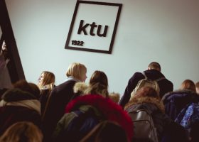 Įrašo "KTU ir Tamperės universiteto sutartis: studentams – dvigubas magistro diplomas robotikos srityje" reprezentacinis paveikslėlis Įrašo "KTU ir Tamperės universiteto sutartis: studentams – dvigubas magistro diplomas robotikos srityje" reprezentacinis paveikslėlis