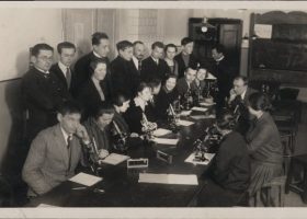 Įrašo "Minint Aukštųjų kursų 100-metį Kaune – universitetai persikels į mokyklos klases" reprezentacinis paveikslėlis