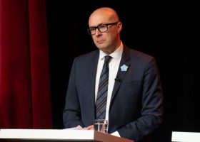 Įrašo "VU darbo teisės ekspertas prof. Tomas Davulis: ką reikia žinoti apie darbuotojų ir darbdavių teises epidemijos laikotarpiu?" reprezentacinis paveikslėlis Įrašo "VU darbo teisės ekspertas prof. Tomas Davulis: ką reikia žinoti apie darbuotojų ir darbdavių teises epidemijos laikotarpiu?" reprezentacinis paveikslėlis