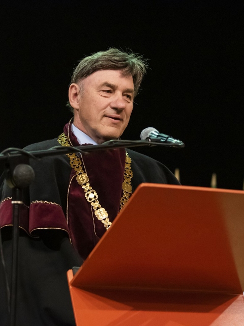 14 VDU absolventai rektorius Juozas Augutis