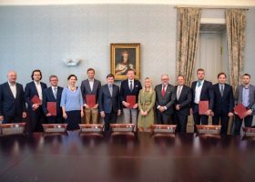 Įrašo "Mokslas ir verslas vienijasi: Lietuvoje kuriamas Europos skaitmeninių inovacijų centras" reprezentacinis paveikslėlis Įrašo "Mokslas ir verslas vienijasi: Lietuvoje kuriamas Europos skaitmeninių inovacijų centras" reprezentacinis paveikslėlis