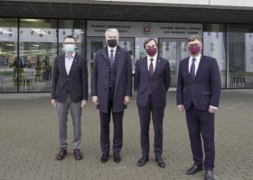 Įrašo "VU Gyvybės mokslų centre apsilankęs Lietuvos prezidentas pabrėžė investicijų į mokslą būtinybę" reprezentacinis paveikslėlis Įrašo "VU Gyvybės mokslų centre apsilankęs Lietuvos prezidentas pabrėžė investicijų į mokslą būtinybę" reprezentacinis paveikslėlis