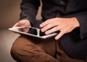 Įrašo "Viešas „Wi-Fi“ – patogumas ar spąstai? Prasidedant mokslo metams ekspertas įspėja studentus" reprezentacinis paveikslėlis Įrašo "Viešas „Wi-Fi“ – patogumas ar spąstai? Prasidedant mokslo metams ekspertas įspėja studentus" reprezentacinis paveikslėlis