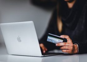 Įrašo "E. sveikata, kultūra ir saugumo ABC – vos keliais paspaudimais. Prasideda Senjorų dienos internete 2025" reprezentacinis paveikslėlis Įrašo "E. sveikata, kultūra ir saugumo ABC – vos keliais paspaudimais. Prasideda Senjorų dienos internete 2025" reprezentacinis paveikslėlis