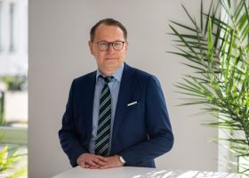 Įrašo "VDU Teisės fakulteto dekanas D. Žalimas: gerų teisininkų Lietuvai visada trūko ir trūks" reprezentacinis paveikslėlis Įrašo "VDU Teisės fakulteto dekanas D. Žalimas: gerų teisininkų Lietuvai visada trūko ir trūks" reprezentacinis paveikslėlis