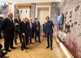 Įrašo "VDU parodoje – apie šimtą universiteto metų ir jį kūrusias asmenybes" reprezentacinis paveikslėlis