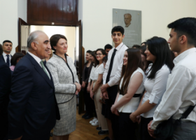 Įrašo "Diana Nausėdienė viename iš Baku universitetų atidarė V. Krėvės-Mickevičiaus vardo auditoriją" reprezentacinis paveikslėlis