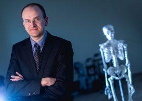 Įrašo "Pagalbos ranką gydytojams tiesia biomechanikos specialistai: poreikis rinkoje tik augs" reprezentacinis paveikslėlis