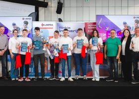 Įrašo "Lietuvos jaunųjų inžinierių čempionate – mėsainius gaminantys robotai ir kvietimas mažinti aplinkos taršą" reprezentacinis paveikslėlis Įrašo "Lietuvos jaunųjų inžinierių čempionate – mėsainius gaminantys robotai ir kvietimas mažinti aplinkos taršą" reprezentacinis paveikslėlis