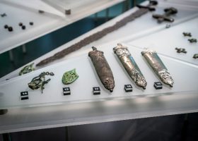 Įrašo "Paskutinė galimybė prisidėti: reikšminga suma Ukrainos muziejams nuo kiekvieno lankytojo" reprezentacinis paveikslėlis Įrašo "Paskutinė galimybė prisidėti: reikšminga suma Ukrainos muziejams nuo kiekvieno lankytojo" reprezentacinis paveikslėlis