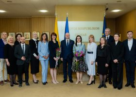Įrašo "Seime prisiekė naujos sudėties Vyriausioji rinkimų komisija" reprezentacinis paveikslėlis Įrašo "Seime prisiekė naujos sudėties Vyriausioji rinkimų komisija" reprezentacinis paveikslėlis