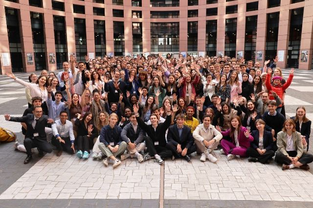 original 02 ESA25EuroposstudentasambljosdalyviaiMBoiarovaitsasmeninioarchyvonuotrauka1