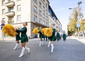 Įrašo "Tradicija, vienijanti kartas: LSMU mokslo metus pradėjo šventine studentų eisena" reprezentacinis paveikslėlis Įrašo "Tradicija, vienijanti kartas: LSMU mokslo metus pradėjo šventine studentų eisena" reprezentacinis paveikslėlis