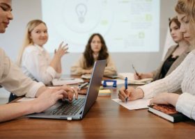 Įrašo "Nerimas prieš egzaminą nėra nuosprendis: kaip išmokti matematiką be panikos?" reprezentacinis paveikslėlis