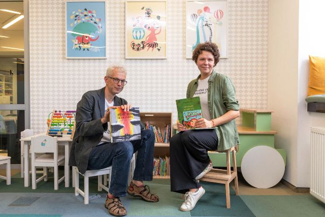 original Kateryna Mikhalitsyna kartu su Skaitymo ambasadoriumi Justinu ilinsku Nuotrauka Vygaudo Juozaiio original Kateryna Mikhalitsyna kartu su Skaitymo ambasadoriumi Justinu ilinsku Nuotrauka Vygaudo Juozaiio
