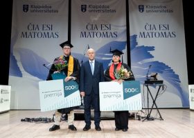Įrašo "Iškilmingoje šventėje įteikti diplomai Klaipėdos universiteto 35 laidos absolventams" reprezentacinis paveikslėlis