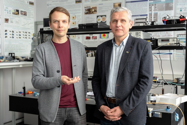 Dr. Vytautas Janonis ir dr. Irmantas Kašalynas Dr. Vytautas Janonis ir dr. Irmantas Kašalynas