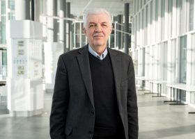 Įrašo "FTMC fizikų tyrimas – viename įtakingiausių pasaulio mokslo žurnalų: suteikė naujų žinių apie organinius saulės elementus" reprezentacinis paveikslėlis Įrašo "FTMC fizikų tyrimas – viename įtakingiausių pasaulio mokslo žurnalų: suteikė naujų žinių apie organinius saulės elementus" reprezentacinis paveikslėlis
